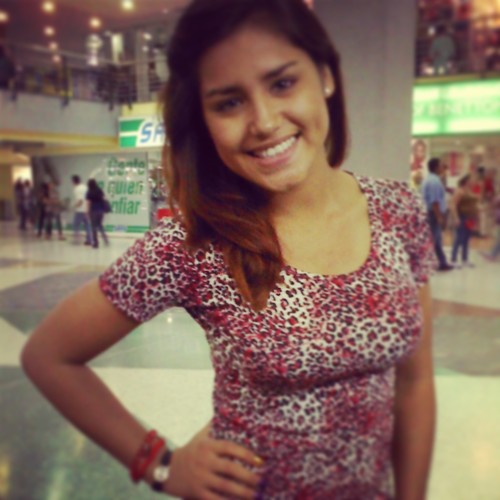 #CMMF♡ #Agroindustrial UCV!  ♫♪ ‏Ella corre por mis venas!
 ☀ Pensamiento de poeta y corazón de guerrera!                                ♑ Capricornio  20-1 :3