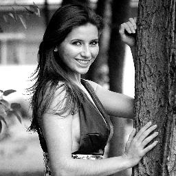Estudante de Jornalismo e promotora de eventos.