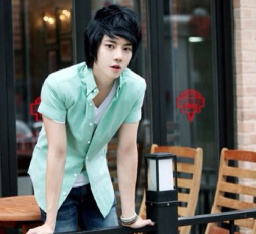 ปาร์คแทจุนครับผมเป็นเน็ตไอดอลสุดหล่อสุดร้อนแรงและสามารถทำให้คุณหลงรัก'กระพริบตา' ลองกดฟอลสิครับ Real: @ABOKIS #idolboyfam 23