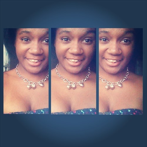 **U seen my tweets peep my avi now reading my bio Just go ahead and hit that follow button I'll Follow Back** Follow my Main @__LoveMuffin #VarsityCheerleader!