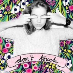 world and people change, friends leave, bf betray i'm still directioners and me ♥☃