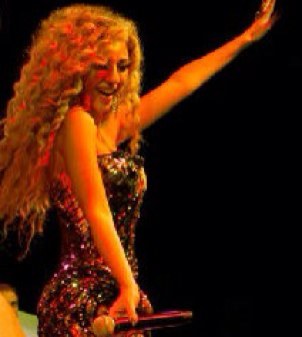 واحب أنا شمسش و احب صبحش واحب ظلش واحب قربش (=| ♡♡