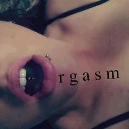 Es una cuenta para los que dejamos la mojigatería a un lado y vivimos el sexo tal y como es.