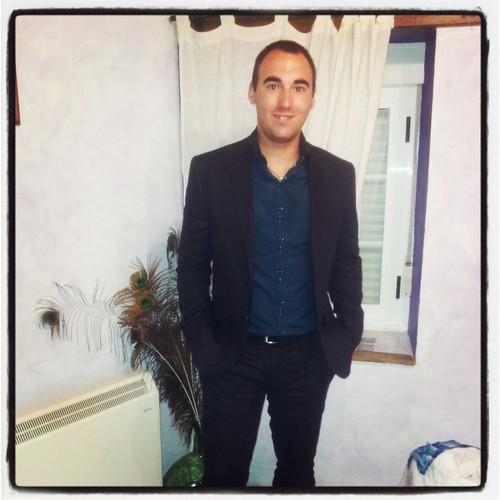 ivan_ms87's profile picture. madrileño,mostoleño y orgulloso de serlo,pero ante todo ESPAÑOL y NAZARENO
Adicto a la f1 y a la musica