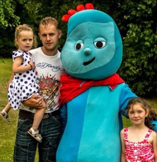 gjwball's profile picture. Am a very very very proud dad to my two gowjus girlies who i love so much. For bookings:discos etc *info gjwball@icloud.com*