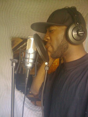 C.E.O OF SHUT EM DOWN ENT.RICHMOND VA.Im a artist,songwriter,producer all in one.just waiting on somebody to give me a shot in the music business......