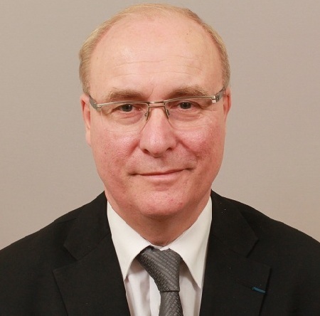 Membre Directoire édition progiciels,manager filiales bancaires(France, Espagne, Italie,Amérique latine) pendant 20 ans,expert M&A et partenariats