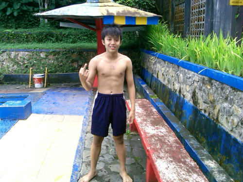 BADMINTON PLAYER