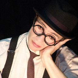 Actor, artista corporal dramático, director, músico y miembro fundador de la compañía Teatro del Cielo