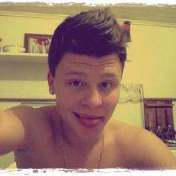 Sigo todos que mi seguirem *-* 
 Skype : guto-belusso_1             http://t.co/RPWvOEbMF7