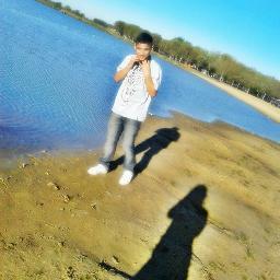 Sigo a todos los que me sigen!!!  Fanatico de EL REGUETTON  Mi Cel : 1121716878