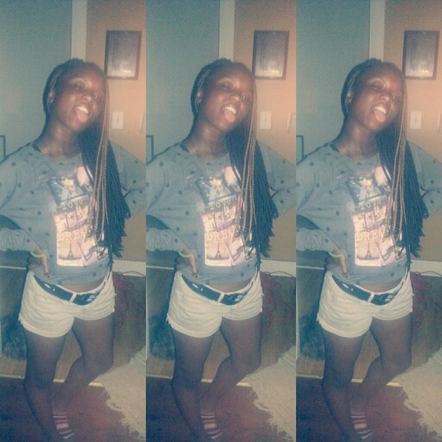 Ummm, ny name is Lakeya x you might as well follow me :) ITS ONLY RIGHT pimpsss