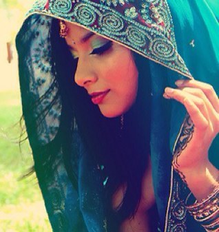 I'm the only girl in the family instagram: XxAmeena12 snapchat: xxameena12 QUEEN OF MARCH born in: 8/3/1995