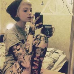 ♥MCR,BvB,BMTH,PTV,ADTR,fireflight,BOTDF, SWS,ect...♥ I follow back~♥Music is my everything £ I love you guys~