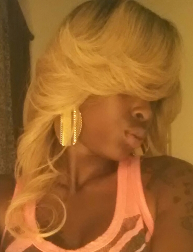 Everybody switching up sides, Who can u trust? Believe what u want to believe, What's to discuss?