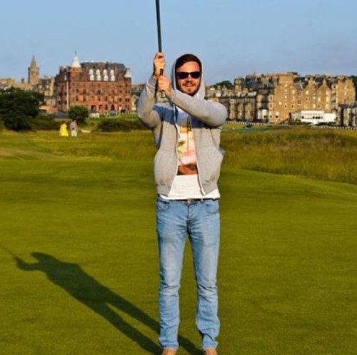 OwennWest's profile picture. I surf, sing, dance, paint, decorate, ect.. Nothing could possible go wrong. *possibly, thats the first thing thats ever gone wrong!