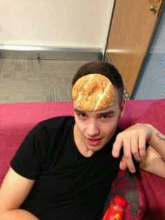 i'm just here to fan girl | 0/5 | crying bc unnoticed forever | liam my baby daddy