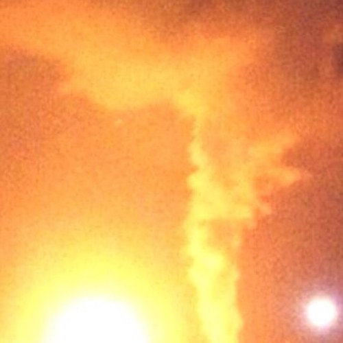 شاعر ومتطلع للشعر العذب .... وموظف في شركه البترول الوطنيه