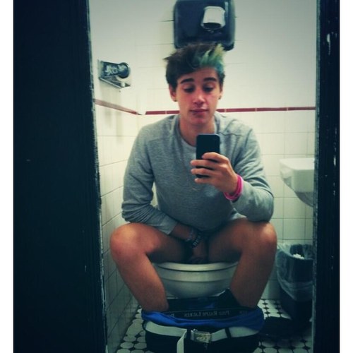 Directioner & Janoskianator. 0/5 & 0/5 sad life