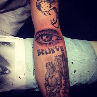my life is  Justin Bieber, i live for meet him
