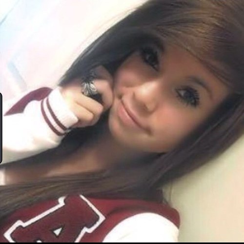 Hai! My name is Ally . I live in Hawaii and i am single and luvs to surf. I like to play minecraft. Im a model. And luv puppies!