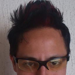Dolfan de toda la vida, geek bohemio y rockero