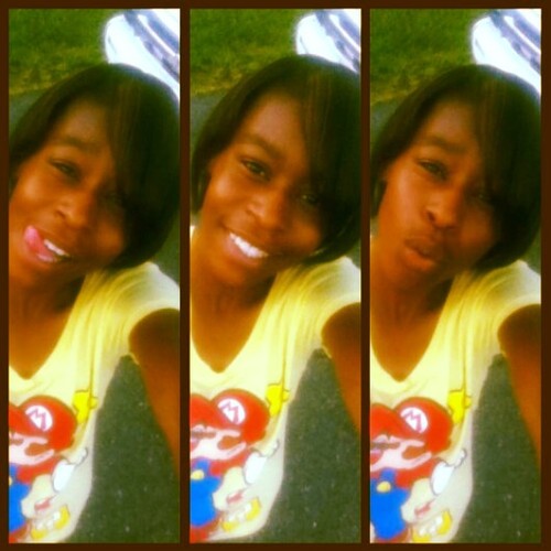 follow me @dH_beautiful_12   ^__^ kik me @dh_beautiful && follow me on Instagram @sht_happens_yo #Im Beautiful 3