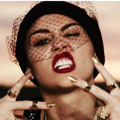 @MileyCyrus -  @Thalitalgomez