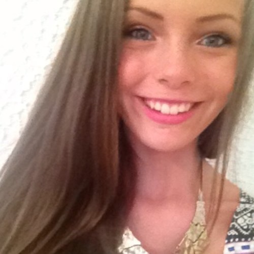 #TeamFolle #TeamInsomniaque 17 ans - Lille - France - #FollowBack - Passe en Terminale STG - Célibataire