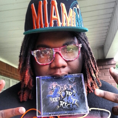 kingdeethagrea1's profile picture. REAL COOL LAID BACK I KEEP IT 100 WIT ANY AND ERRBODY LUV SWAGGIN AND MAKIN HITZ IN DA STUDIO & GETTIN MONEY IZ A FAVORITE {R.I.P. TO MY BROTHA D€€-MON€¥$$$$$}