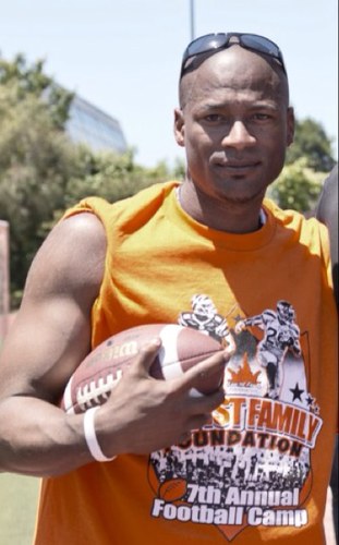 CEO of FAM1LYF1RST Athlete Services an Clothing .  http://t.co/oEyDTJ65Hf
http://t.co/2Pj0zaqQIs
