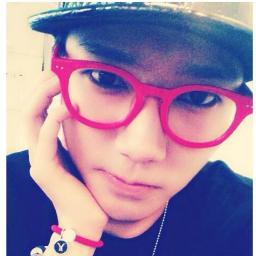 [V] @WKS_RP . yesung lg wamil, akun ini dipegang oleh namja ganteng. tweet asli dr yesung liat aja di acc aslinya dia :-)
