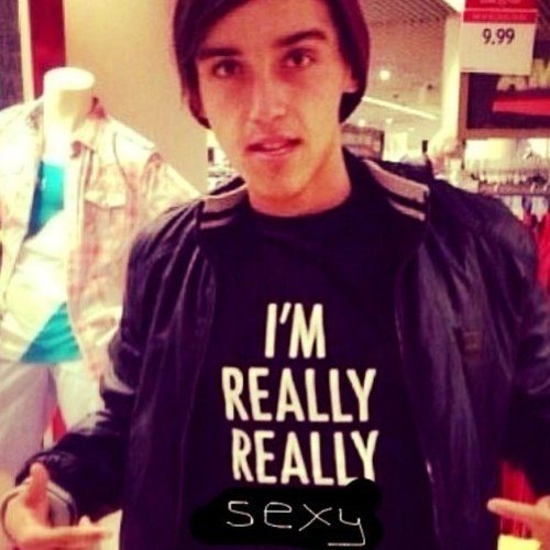 16! 0/5 follows :( Just another UK janoksianator dreaming about Beau! xxx
