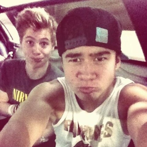 FOLLOW @demfeels5sos!!! :) ily