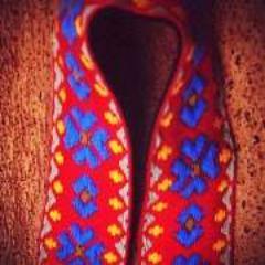Creatrice di tracolle vintage per chitarra...
shop guitar strap made in Florence...
https://t.co/46ErA7soOc