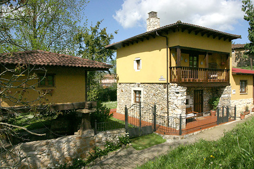 Casa de Aldea en Piloña, tierra de Asturcones, donde el tiempo se para en la comarca del Sueve, Asturias. #Petfriendly