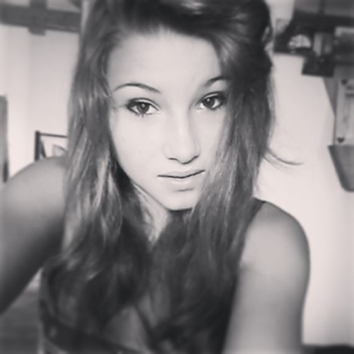 Je ne peux pas résumer ma biographie en 160 caractères. A part ça, je follow back.