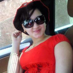 انا انــــساآآنه  نصف مخـــطووبـــه ــ في كلآم...!!