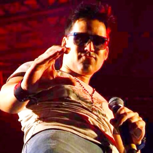 Sou cantor da Banda Colinho de Papai, músico e compositor. Sigam-me em: @arleyoficial

'O único lugar onde o sucesso vem antes do trabalho é no dicionário.'