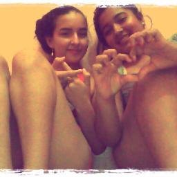 AmO a @OneDirection ... lOs amoooOOOOooooo =) .... sOy una chica Chaparrita &' amO mis CachetOtes ^^' *-*