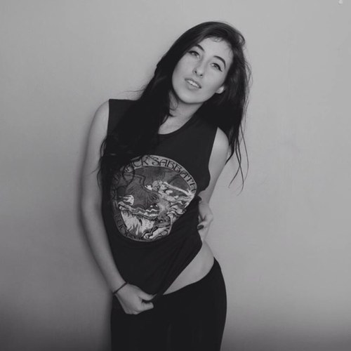 Be the one to guide me, but never to hold me down. 
Instagram: iamthehunterr