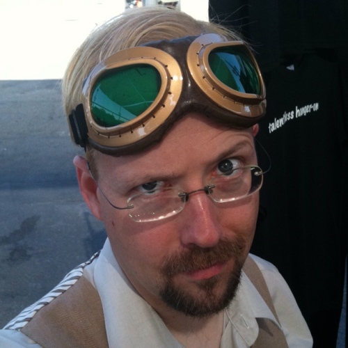 Webcomic accomplice for @RHicks, and IT support for all of Monsterdell. He/Him