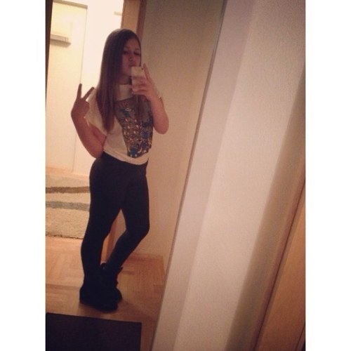 niall is that a phone in your pocket cause aye that ass is calling me