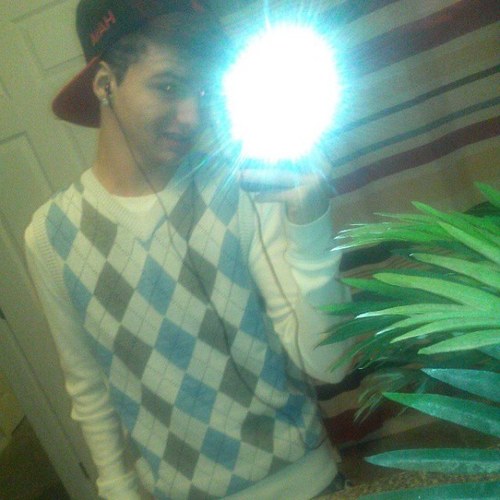 im Cade, i like taco bell and lemonade. Texas boy living in a Missouri world.