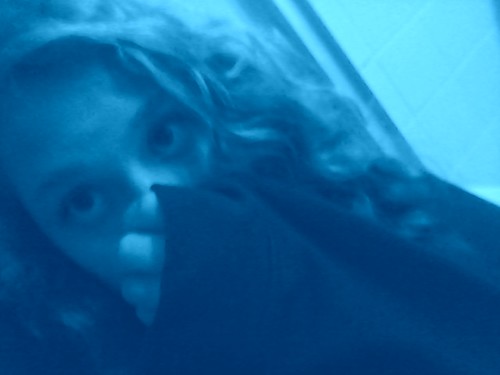 i hate life honestly i dont know whats wrong with me.... :c i love things i hate things. dont judge me for it please.....