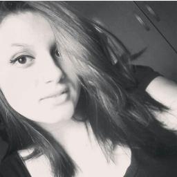 Oi! meu nome eh daianne mais pode me chamar de Dai . fallow-me :*
