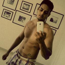 Completo por um caminho de perdas e glórias mas, de Fé e Esperança sempre, corpo fechado.
