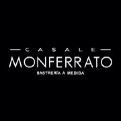 No es lo mismo un traje colgado que uno a la medida. Nosotros #SalimosalaCalle y queremos estar contigo.