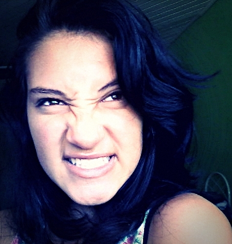 Sou como você me vê.
Posso ser leve como uma brisa ou forte como uma ventania,
Depende de quando e como você me vê passar.♥♥♥