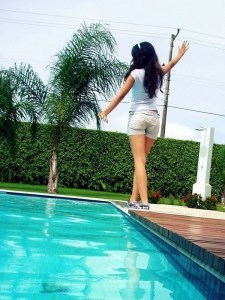 Amo praia,gatos,pizza
Adoro ovir musicas ,etc